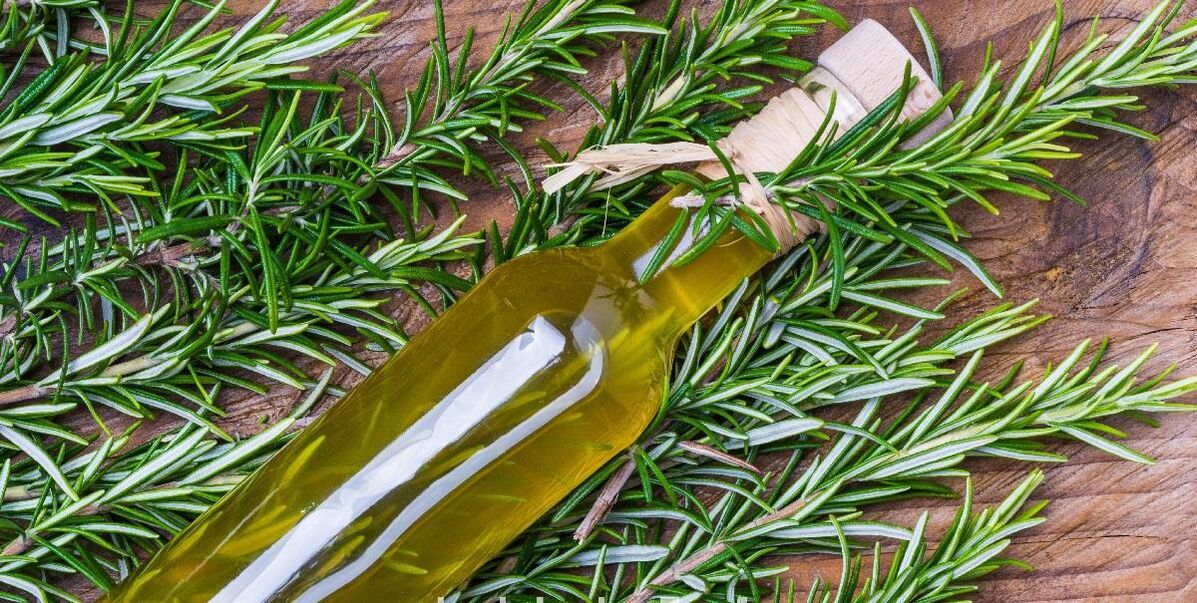 Aceite de romeu para tratar problemas de pel oleosa