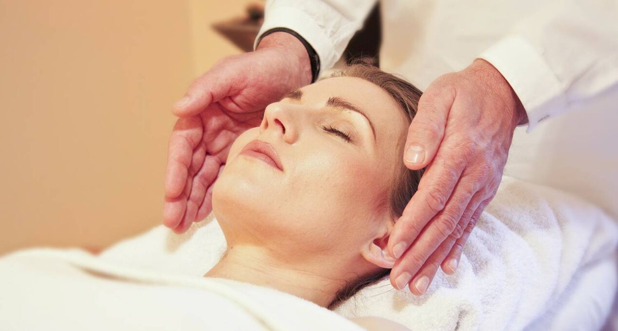 Masaxe facial de contorno como forma de rexuvenecemento