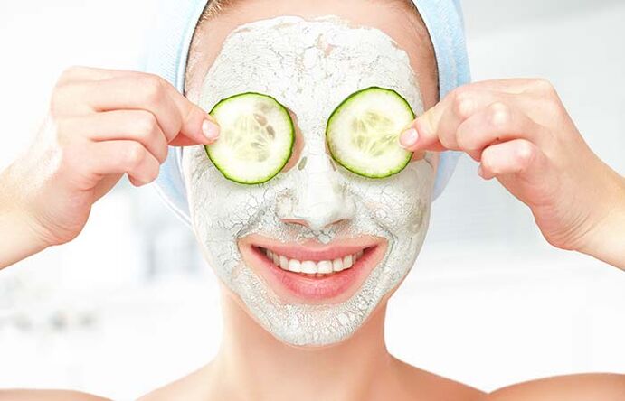 Máscara rexuvenecedora da pel a base de ingredientes naturais